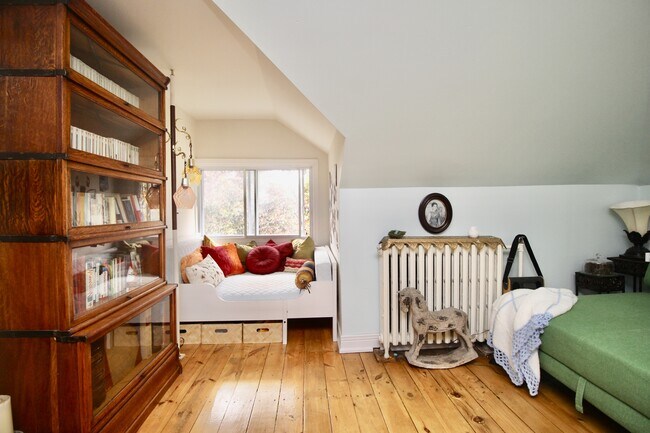 Photo du bâtiment - 390 Holland Ave