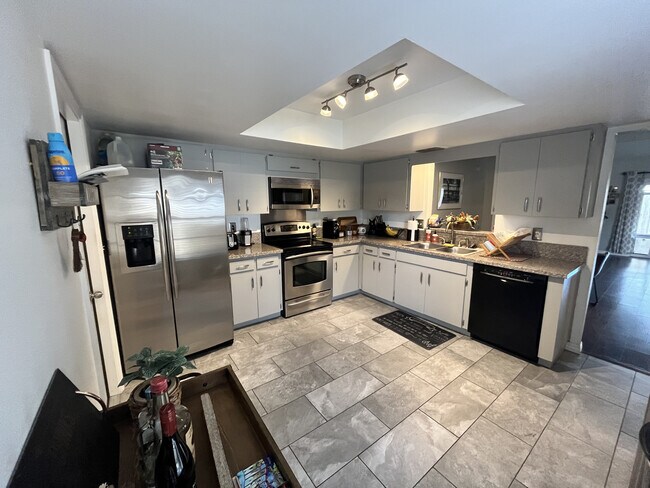 Foto del edificio - 724 Fortuna Dr