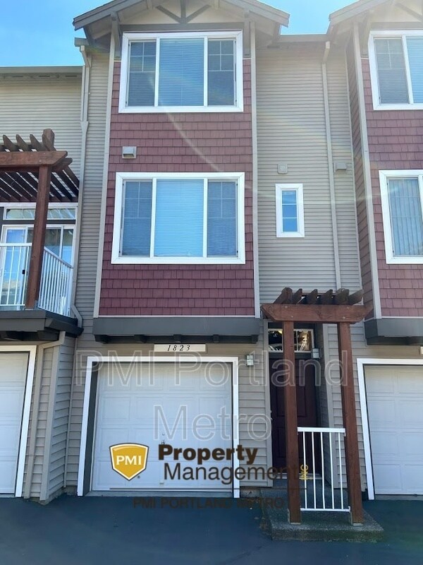 Primary Photo - 1823 NE 102nd Ave