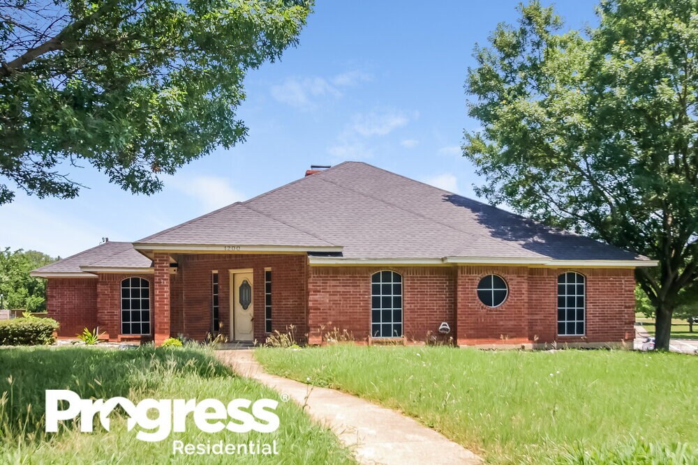 1200 Lake Grove Ln, DeSoto, TX 75115 House for Rent in DeSoto, TX