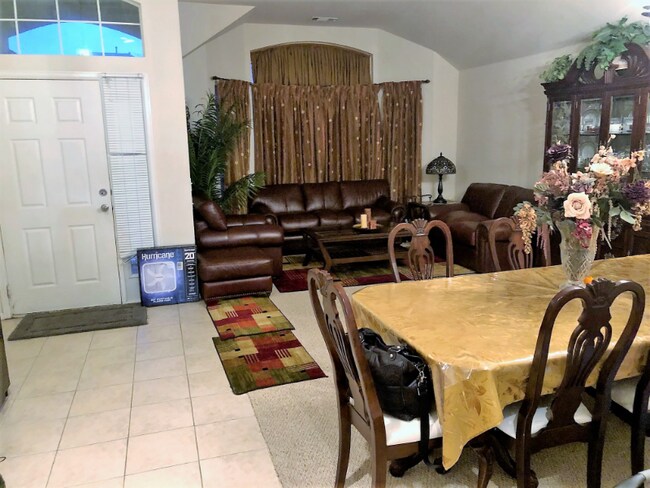 Foto del edificio - 13324 Vista Glen Ln
