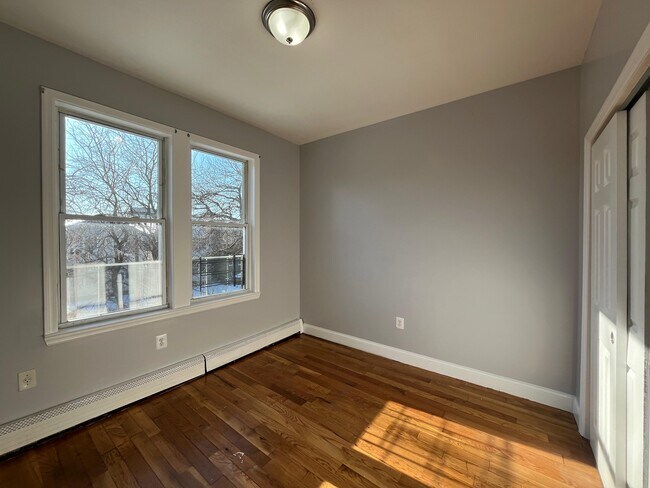 Foto del edificio - 158 Woodlawn Ave