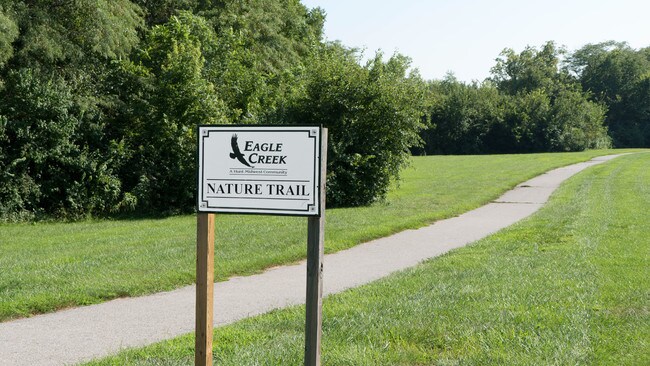 SENDERO PARA CAMINAR - Eagle Creek