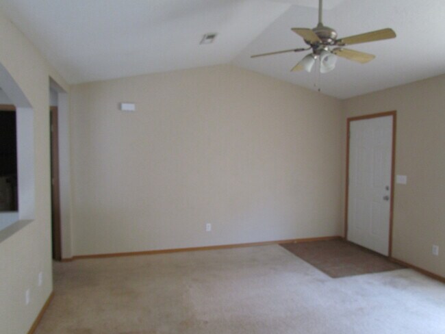 Foto del edificio - Available November 27th!!