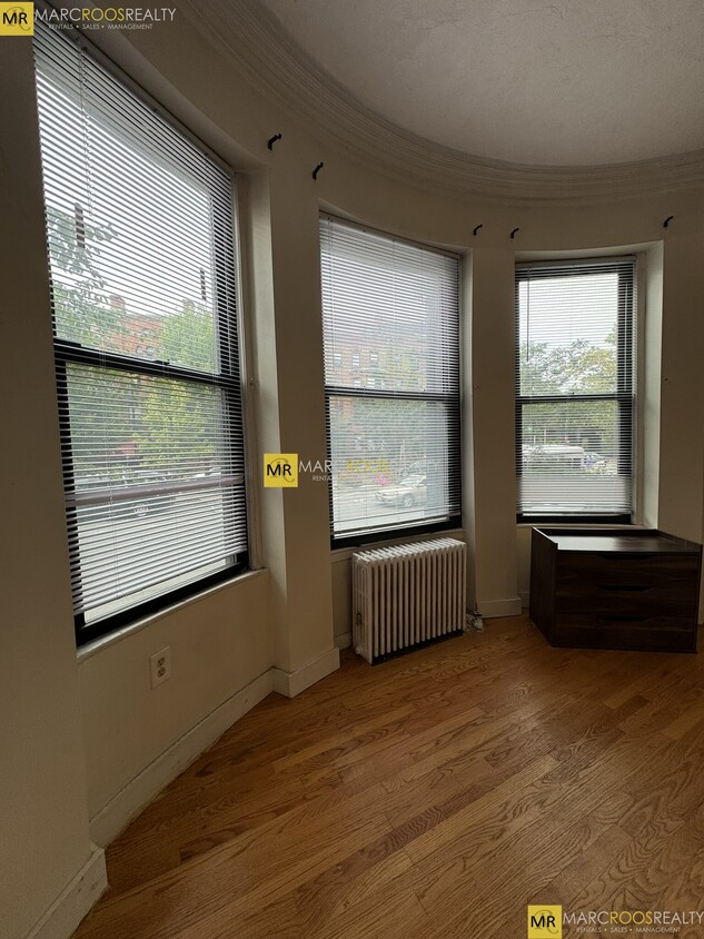 Foto principal - 847 Beacon St