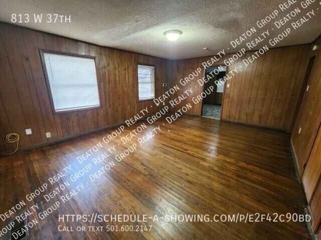 Foto del edificio - 813 W 37th St