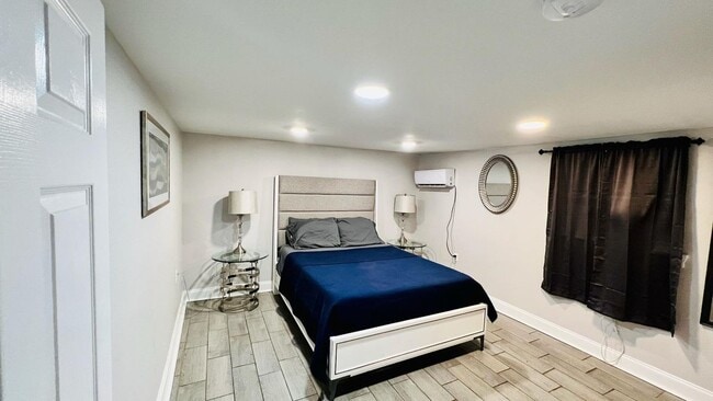 Building Photo - 5924 St Claude Ave