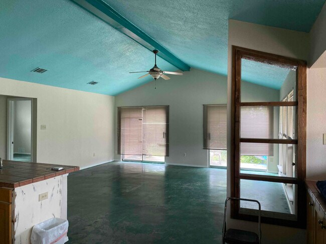 Building Photo - 3807 Crosswind Dr