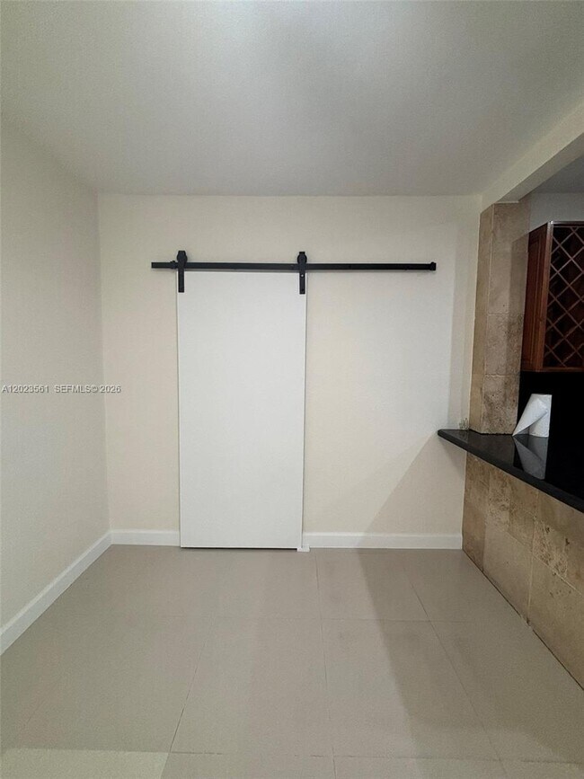 Foto del edificio - 1648 SW 13th St