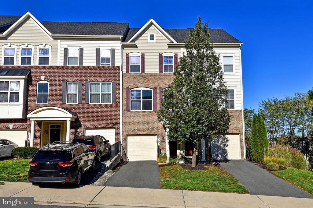 Primary Photo - 3030 Chinkapin Oak Ln