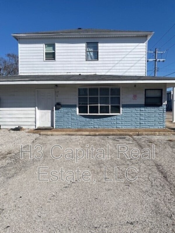 117 S Main St Unit C, Troy, IL 62294 Condo for Rent in Troy, IL