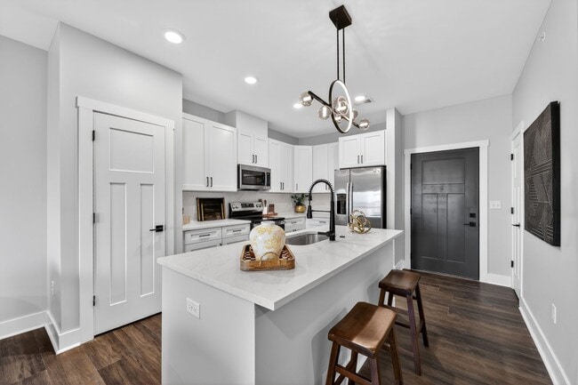 Building Photo - The Lofts at River Creek
