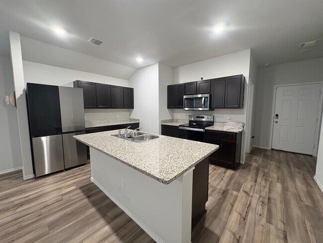 Foto del edificio - 668 Wyatt Wy