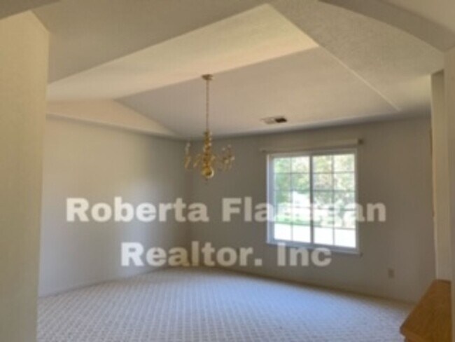 Foto del edificio - 5481 Mendes Ct