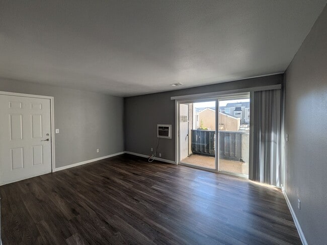 Photo - 2 Bedroom 1 Bathroom Condo available NOW!