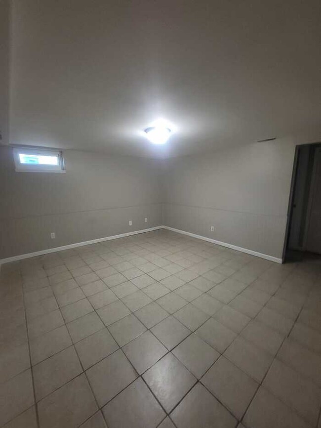 Building Photo - 967 Charbonier Rd Florissant, MO 63031
