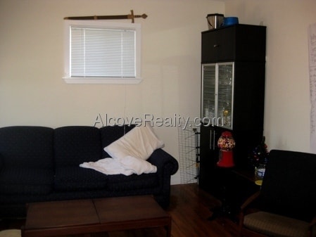 Building Photo - 364 Highland Ave