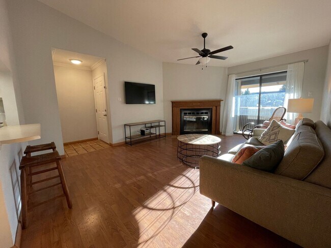 Foto del edificio - Furnished Oppenheimer Condo; Shorter Lease Options; Unit 212