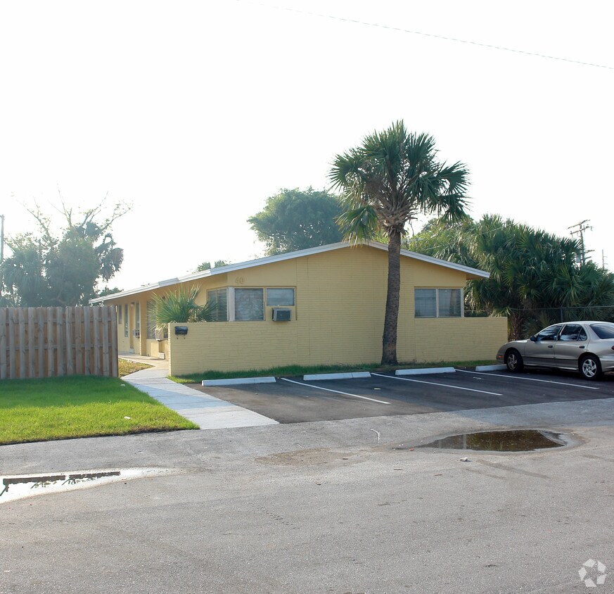 Building Photo - 40-60 NW 32nd Ave