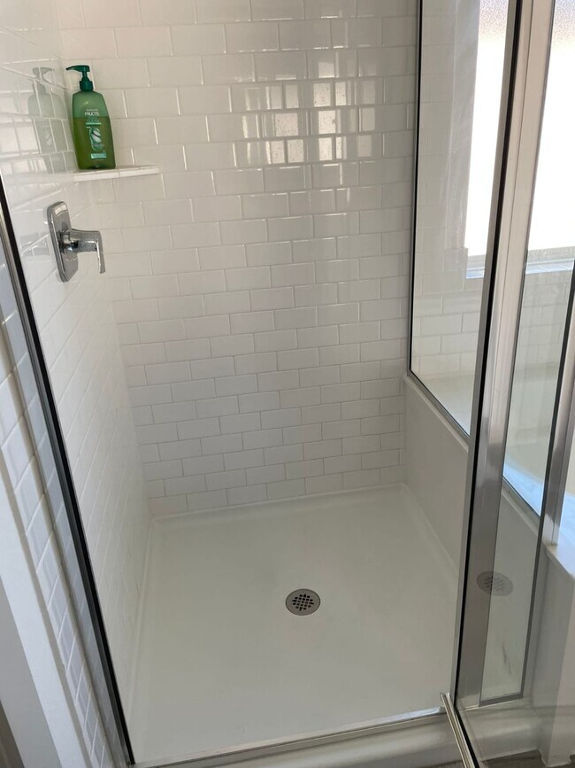 Foto del edificio - 7827 Elm Birch Ln