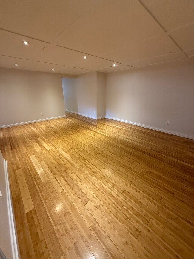 Photo du bâtiment - 356 86 Av SE