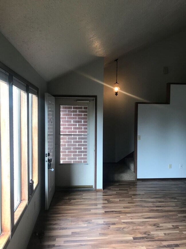 Foto del edificio - Spacious Condo in Albany!