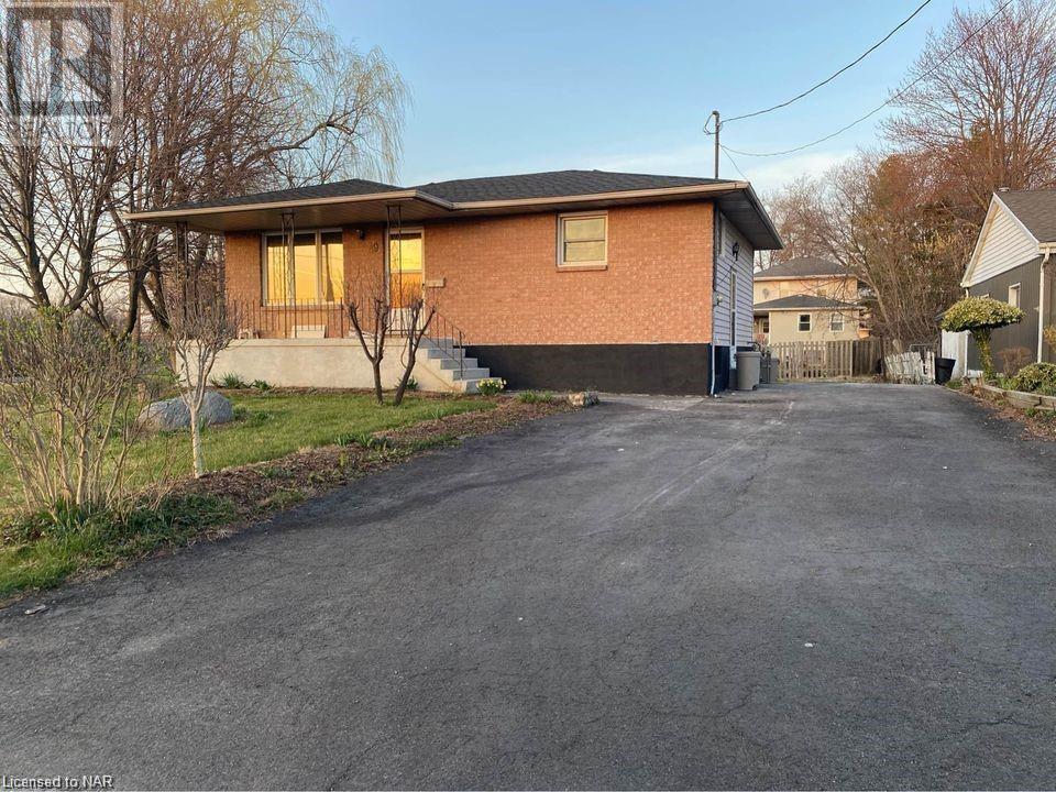 49 Church St, Port Colborne, ON L3K 2M3 House for Rent in Port