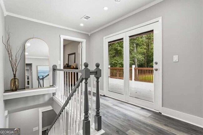 Foto del edificio - 724 Cowan Rd SE