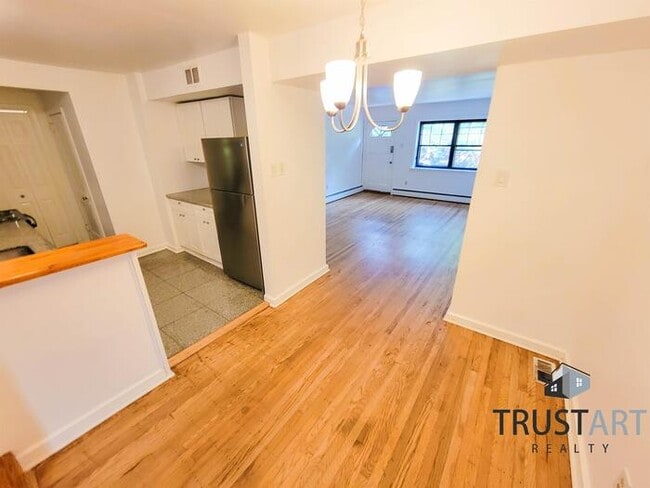 Building Photo - 3 bedroom house in North East Philadelphia