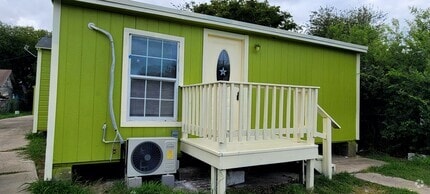 Building Photo - 2849 Greenwood Dr