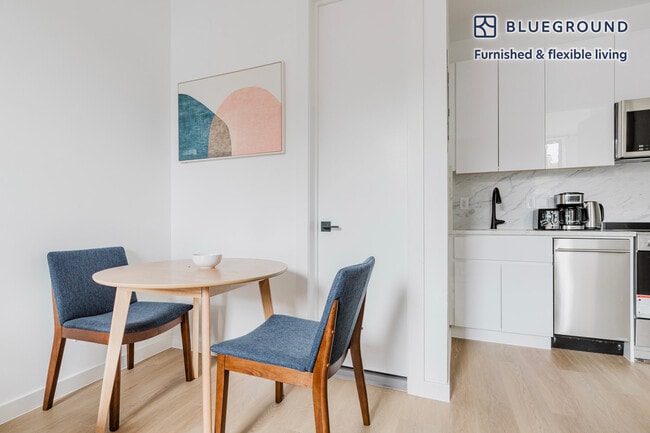 Building Photo - 250 Union Ave