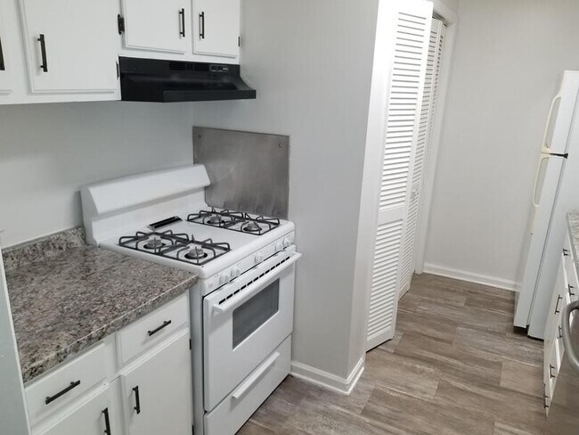 Foto del edificio - 577 Emory Oaks Way