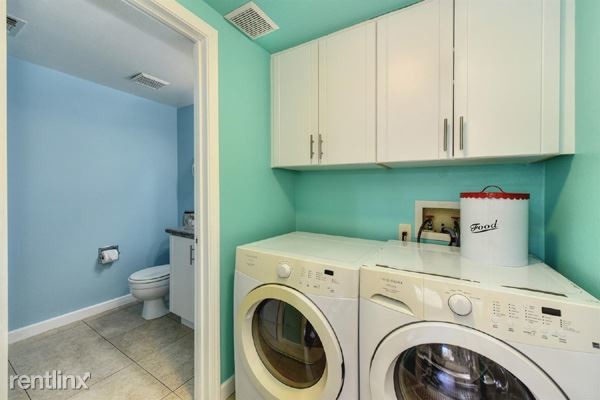 Building Photo - 2 br, 1.5 bath Townhome - 710 7th Avenue A