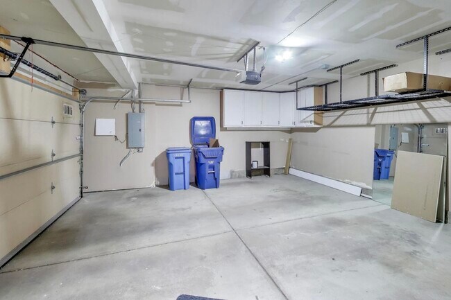 Building Photo - 3238 N Kilbourn Ave