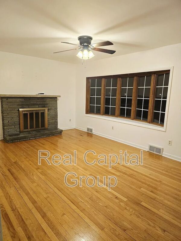 Building Photo - 1116 St Jude Dr