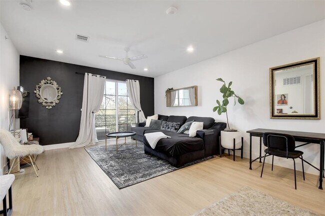 Foto del edificio - 2709 E 5th St.