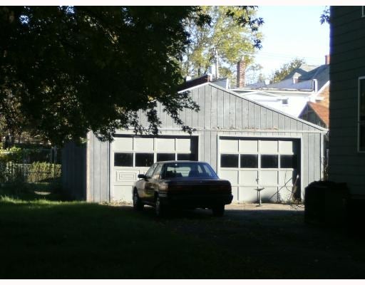 Building Photo - 2416 Cudaback Ave