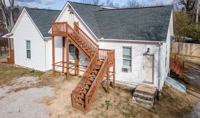 Photo - 226 Lynnwood Dr Apartment