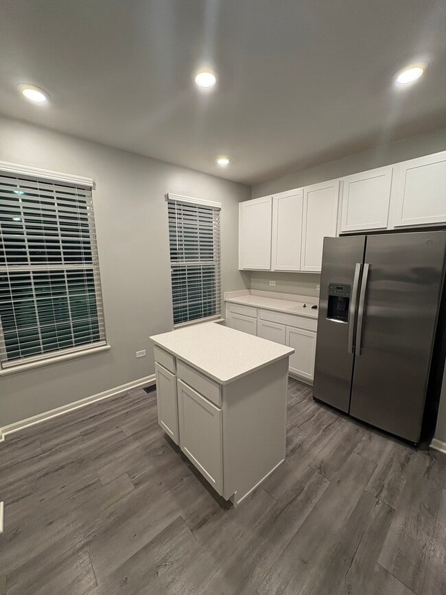 Building Photo - 8972 Dolby St