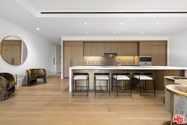 Foto del edificio - 8420 Sunset Blvd