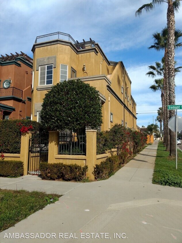 Primary Photo - 2 br, 3 bath House - 700 N. Tremont Street
