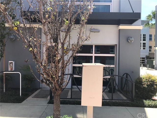 Primary Photo - 716 N Santiago St