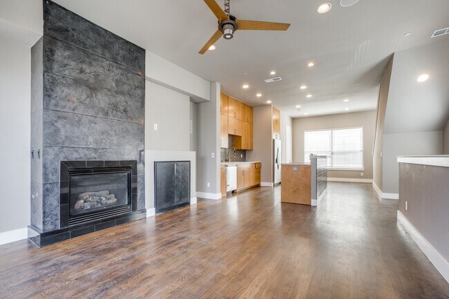 Foto del edificio - 4618 Cedar Springs Rd