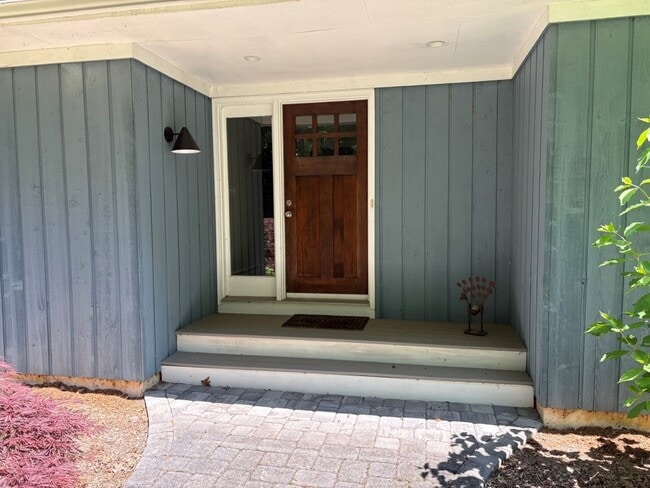 Building Photo - 32 Sheep Pasture Rd