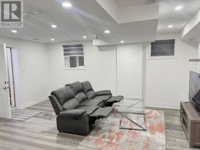 Photo du bâtiment - 1 Keywood St