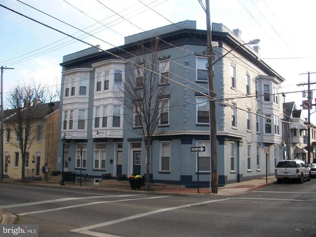 Primary Photo - 201 E Franklin St