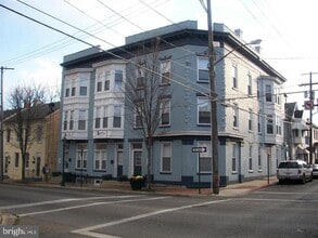Building Photo - 201 E Franklin St