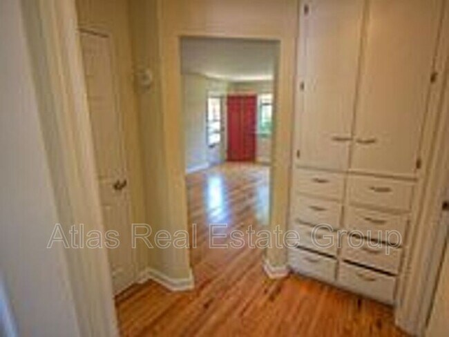Building Photo - 2437 S Corona St