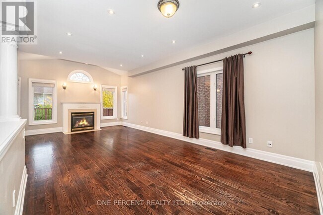 Photo du bâtiment - 2432 Hilda Dr