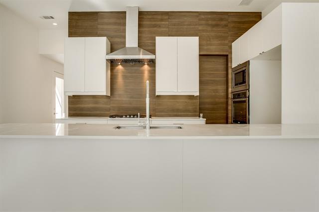 Foto del edificio - 5802 Bryan Pkwy
